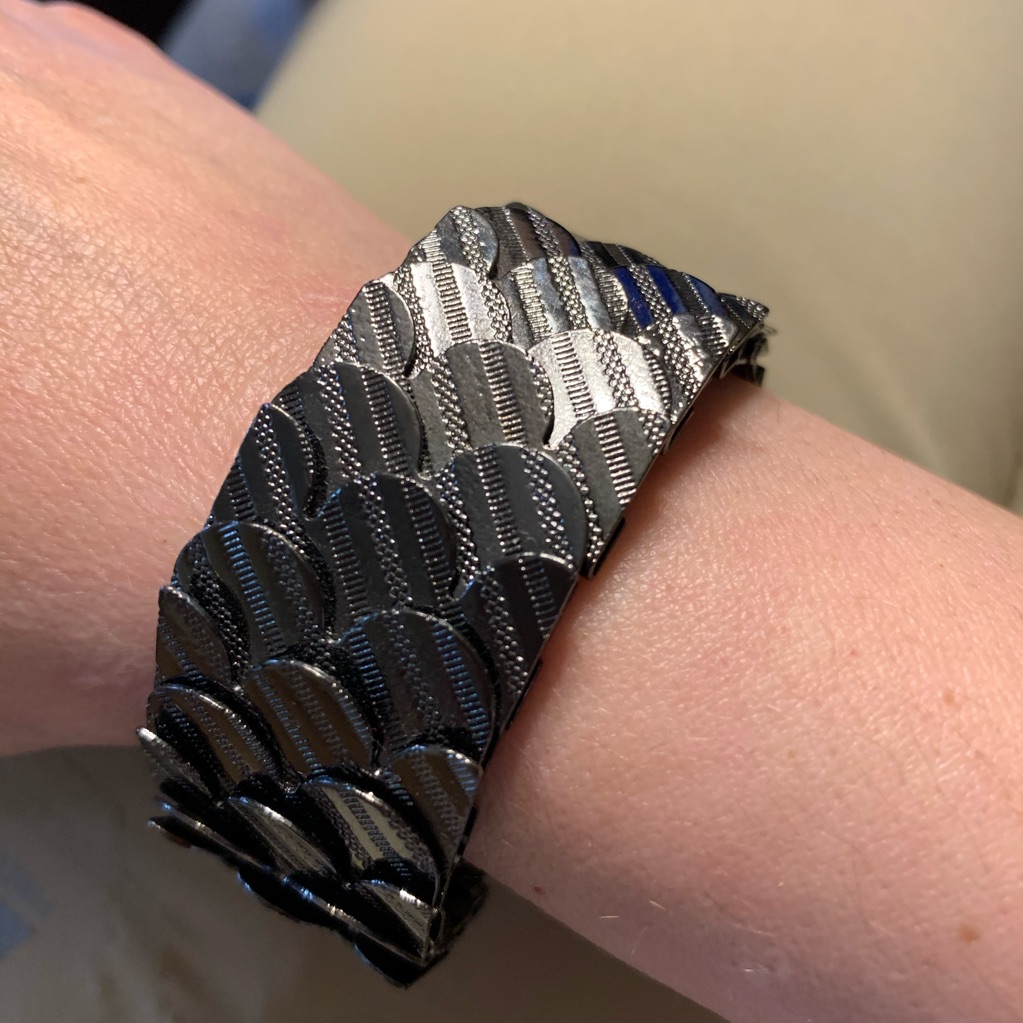 Jewelmint Scale Bracelet 10$
